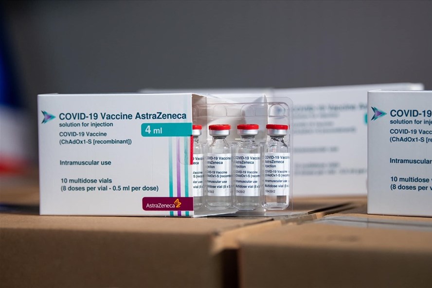 Plus de 1,2 million de doses supplémentaires d AstraZeneca arrivent au Vietnam