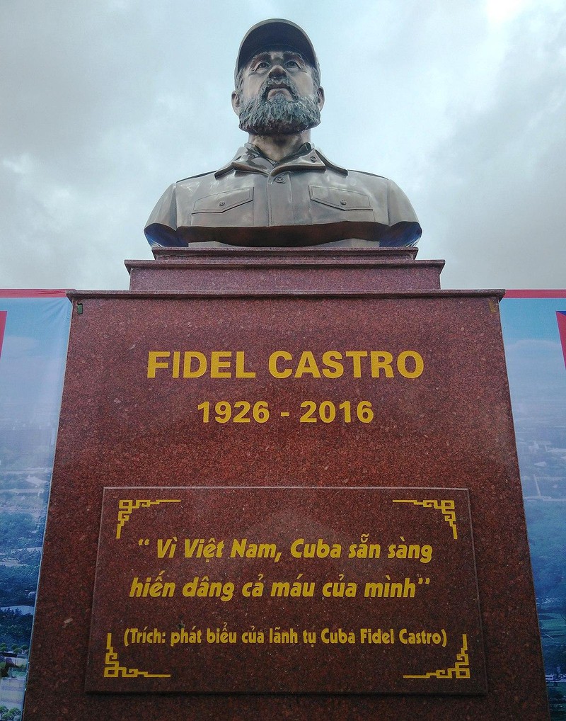 Commémorer le 95e anniversaire du leader cubain Fidel Castro dans la province de Quang Tri