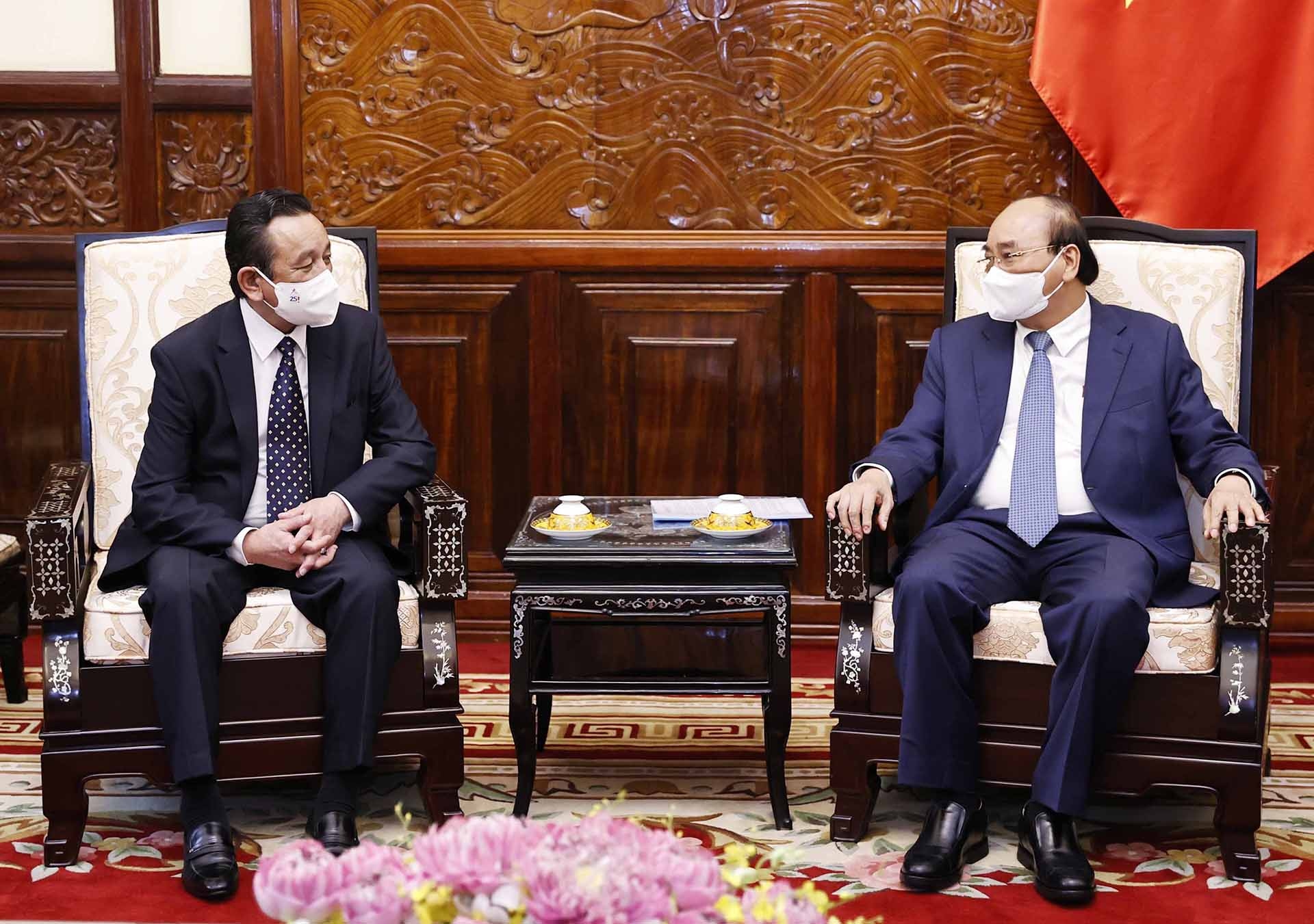 Le président Nguyen Xuan Phuc reçoit l’ambassadeur de Mongolie