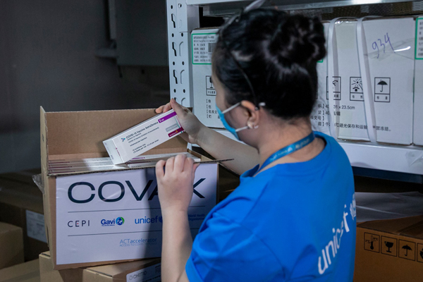Plus de 1,18 million de doses de vaccin de Covax arrivent au Vietnam