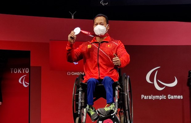 Jeux paralympiques de Tokyo 2020  Le Van Cong décroche l argent en haltérophilie