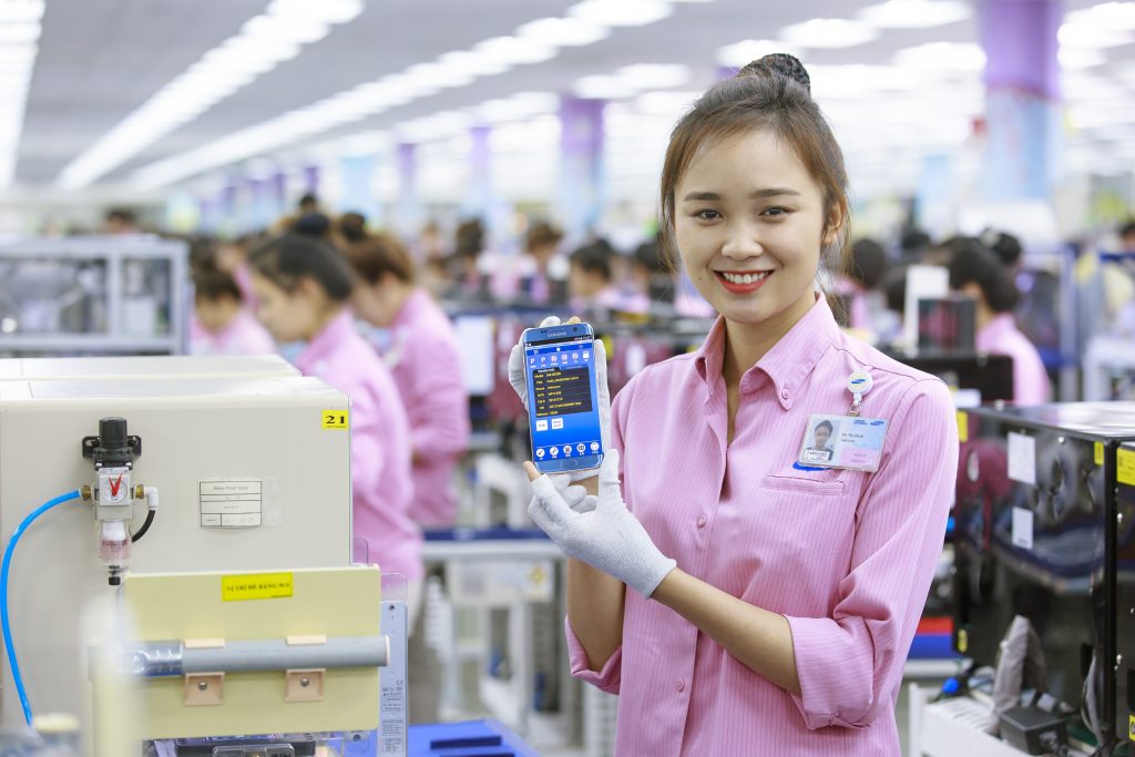 Samsung et LG recrutent massivement au Vietnam