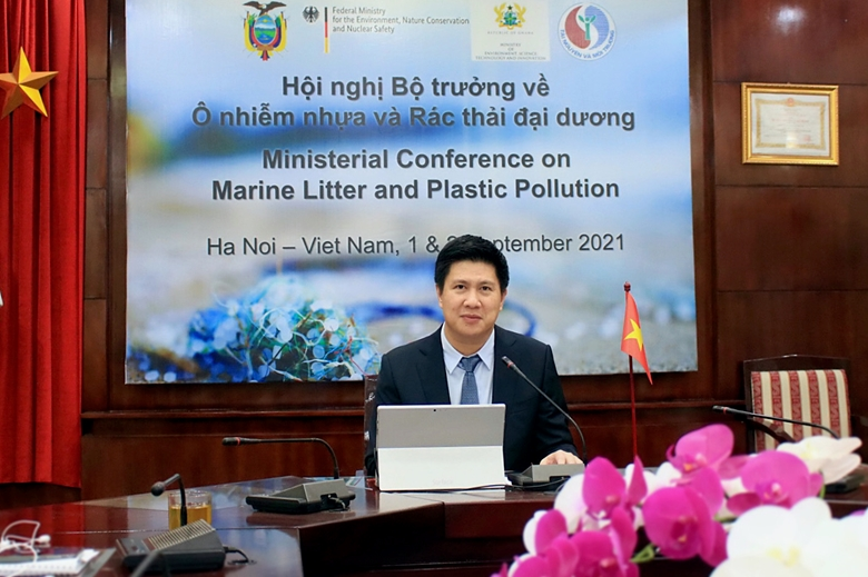 Le Vietnam copréside une conférence sur la pollution plastique et les déchets marins à Genève