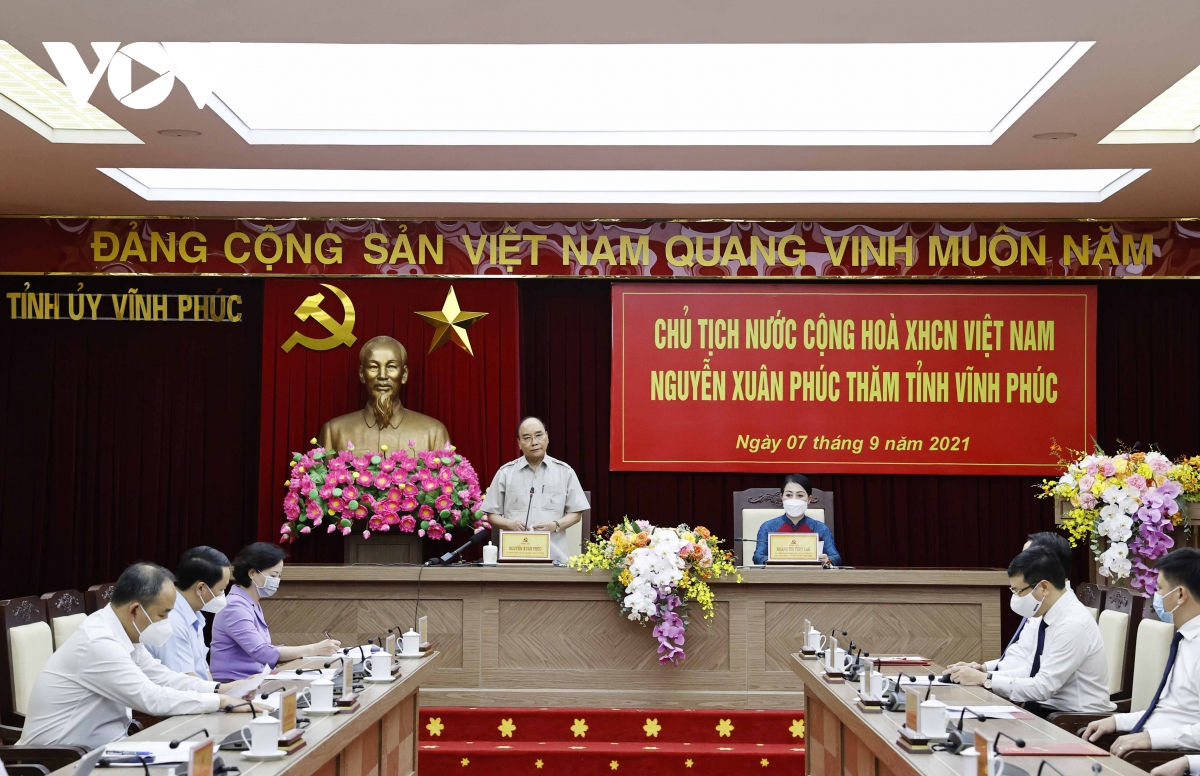 Le président Nguyen Xuan Phuc se rend dans la province de Vinh Phuc