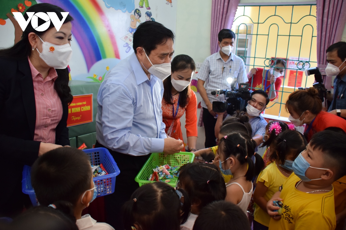 Le Premier ministre rend visite à la province de Thai Nguyen