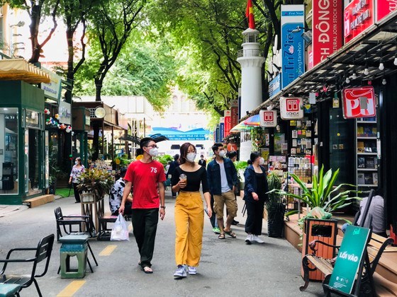 HCM-V La rue des livres accueille près de 4 000 personnes ses 10 premiers jours de réouverture