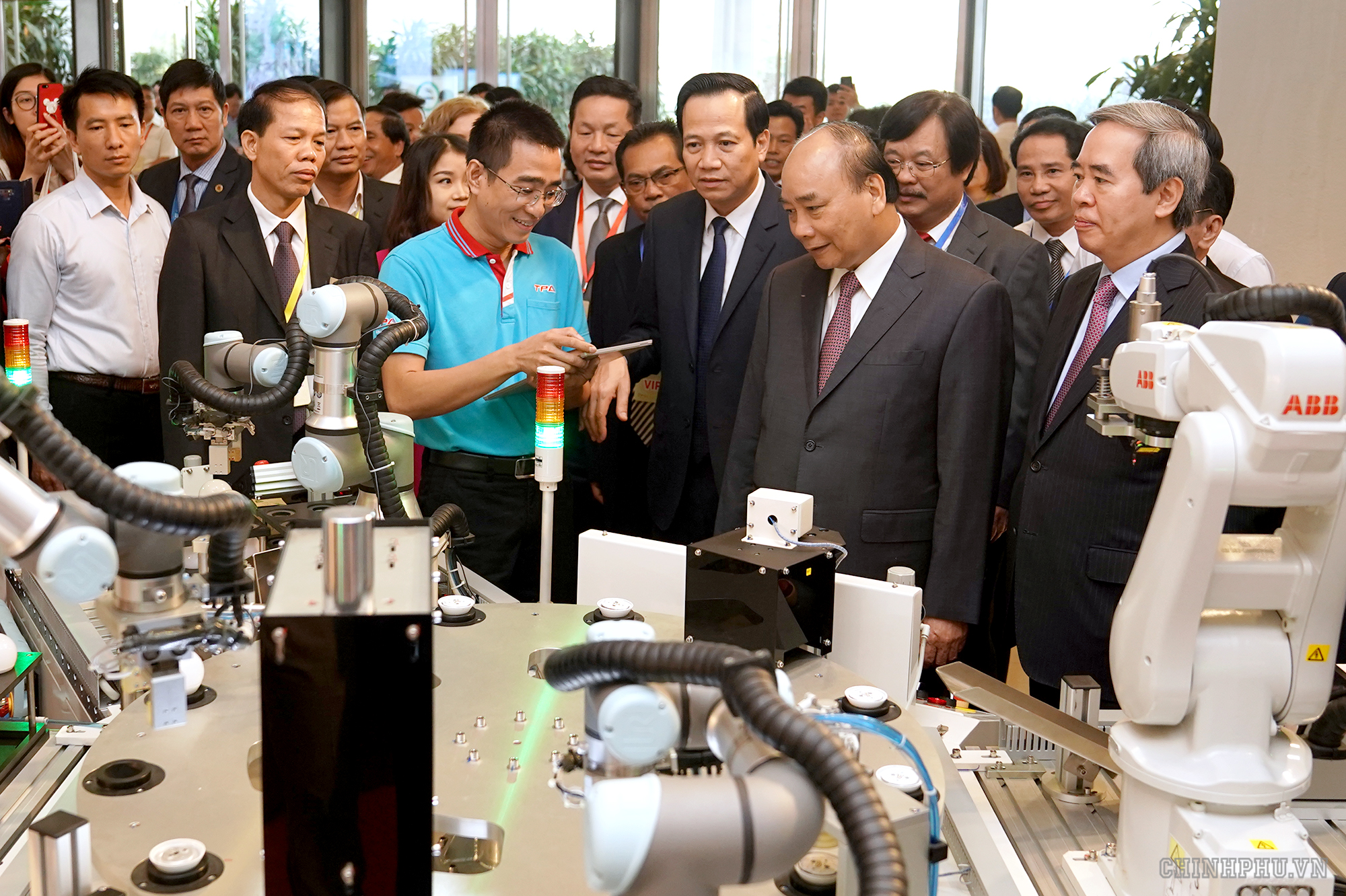 Le président Nguyên Xuân Phuc appelle à relever le défi des compétences