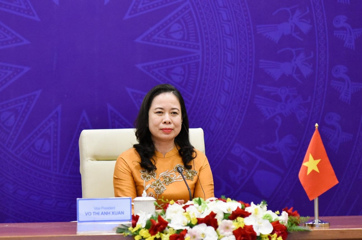 La vice-présidente Vo Thi Anh Xuan assiste au 3e Forum des femmes eurasiennes