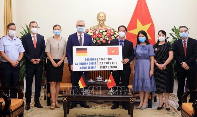 COVID-19  soutiens précieux de Vietnamiens d’outre-mer et d’amis étrangers