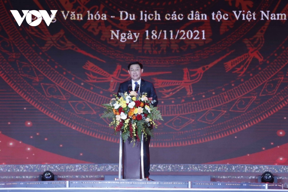 Le président de l’AN Vuong Dinh Hue à l ouverture de la Semaine de grande union nationale