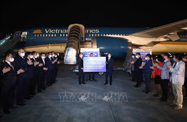 Vietnam Airlines transporte des vaccins anti-Covid-19 depuis le Japon