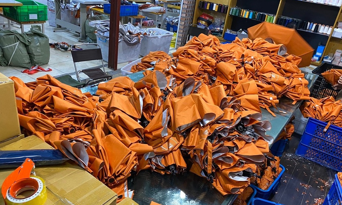 L exportation de valises, sacs, chapeaux et parapluies s accélère vers les États-Unis et l UE