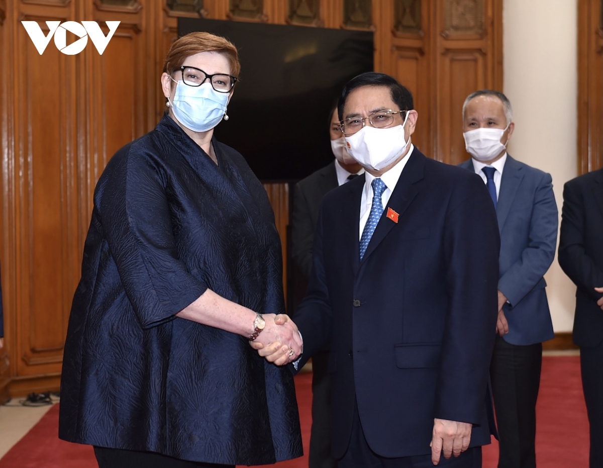 Le PM Pham Minh Chinh reçoit la ministre australienne des AE et des Droits de femmes