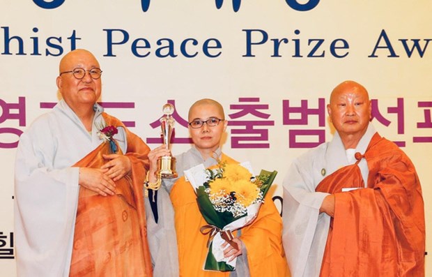 Une nonne vietnamienne reçoit le prix «Activité bénévole pour la paix mondiale» en R de Corée