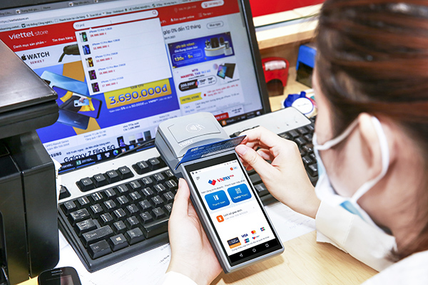 Le nombre de Vietnamiens utilisant les services Fintech multiplié par 3,5 en 4 ans