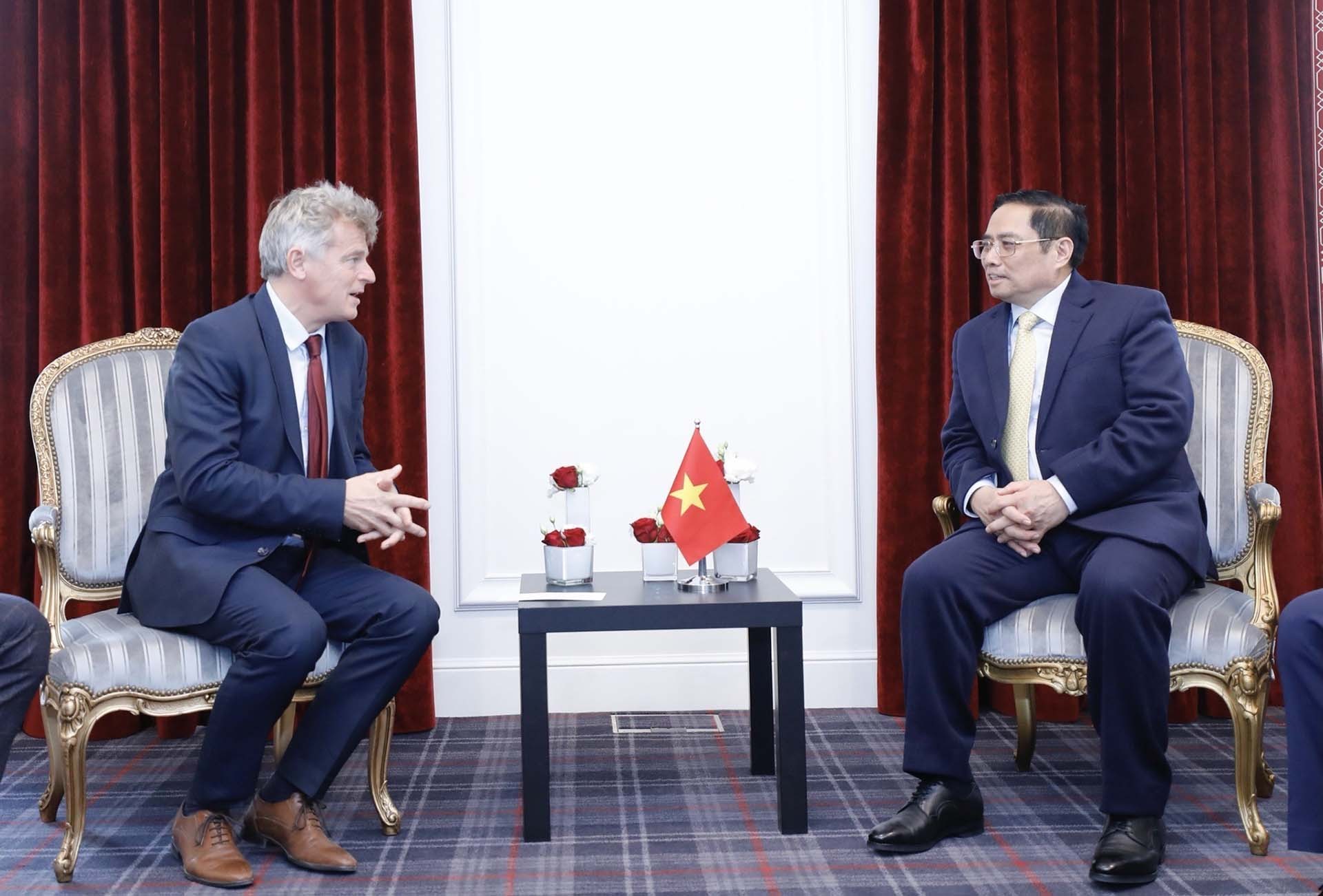La coopération des Partis contribue de manière significative aux relations Vietnam-France
