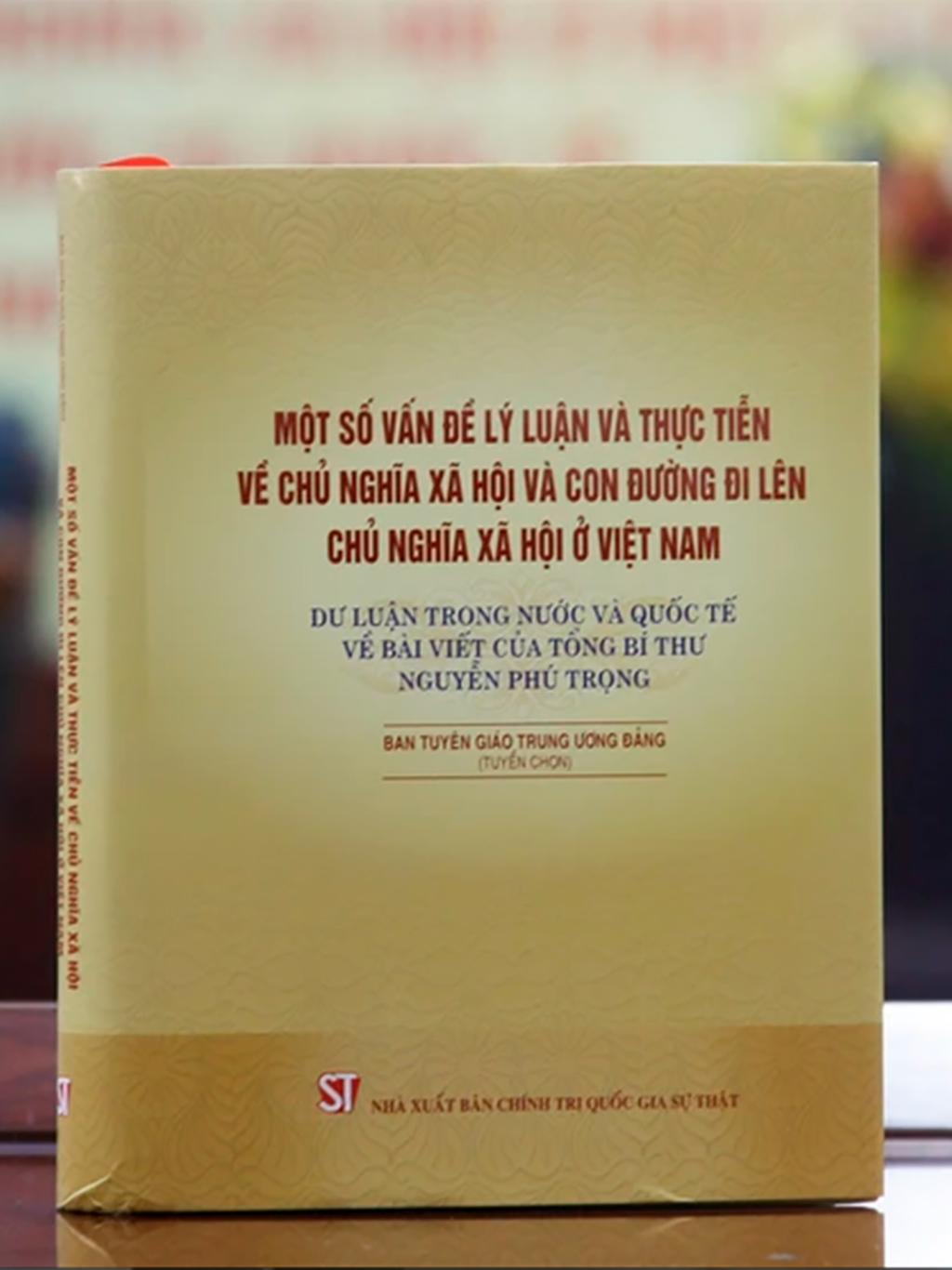 Lancement d un livre sur l article du SG Nguyen Phu Trong sur le socialisme