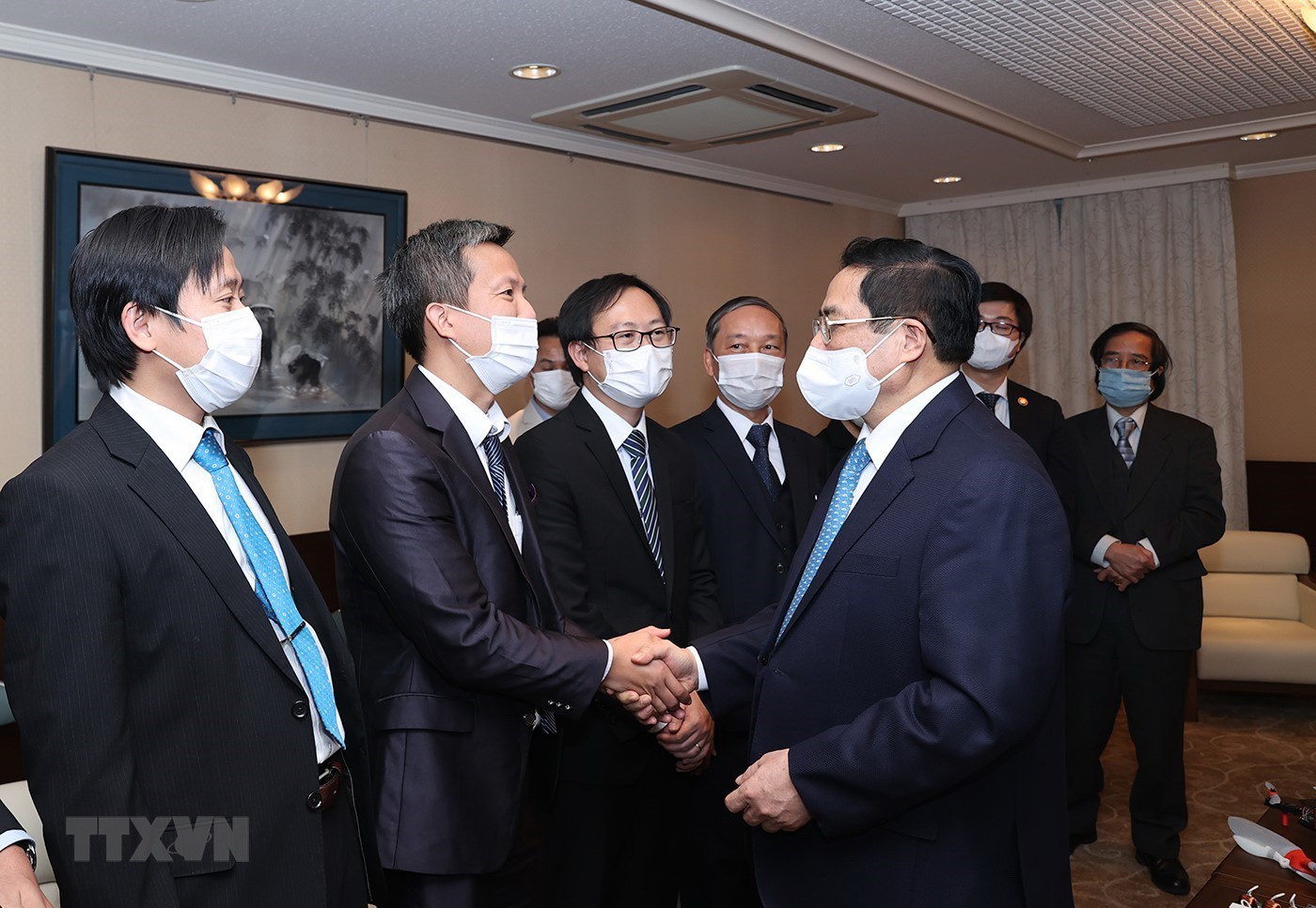 Le PM Pham Minh Chinh rencontre des représentants d intellectuels vietnamiens au Japon