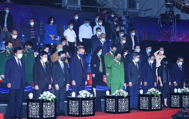 Hommage aux victimes des accidents de la route à Hanoi