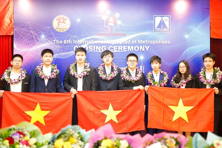 Les élèves vietnamiens se distinguent lors de la Compétition olympique internationale des grandes villes de 2021