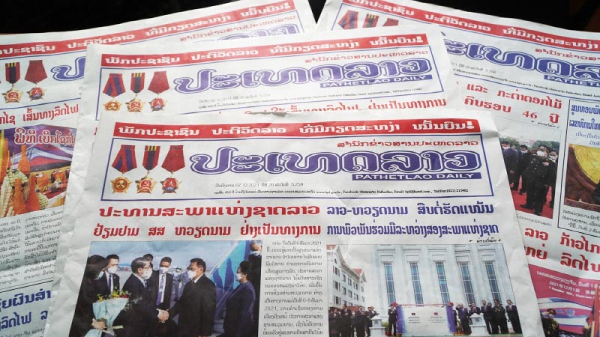 La presse lao couvre la visite officielle au Vietnam du président de l AN du Laos
