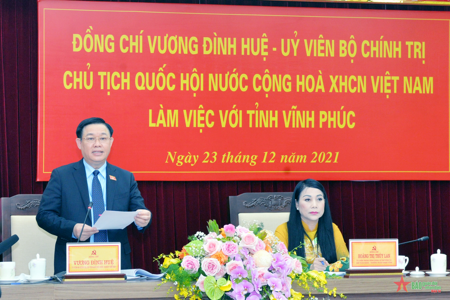 Le président de l’AN travaille dans la province de Vinh Phuc