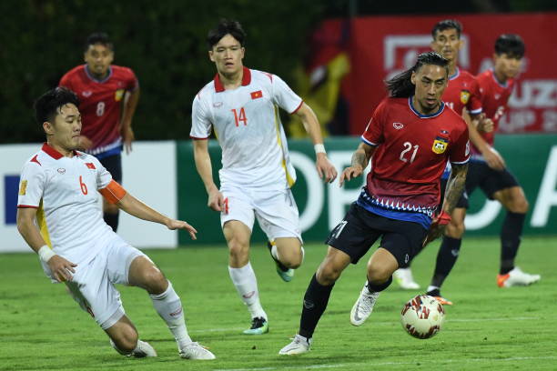 Le Vietnam débute l AFF Suzuki Cup 2020 avec une belle victoire 2-0 sur le Laos