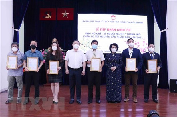 Ho Chi Minh-Ville reçoit des aides pour les personnes pauvres avant le Têt