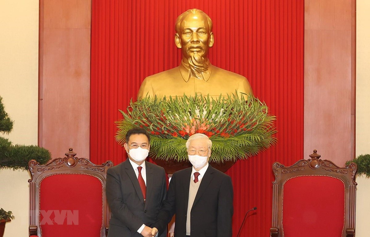 Le Vietnam soutient fermement et globalement le Renouveau du Laos