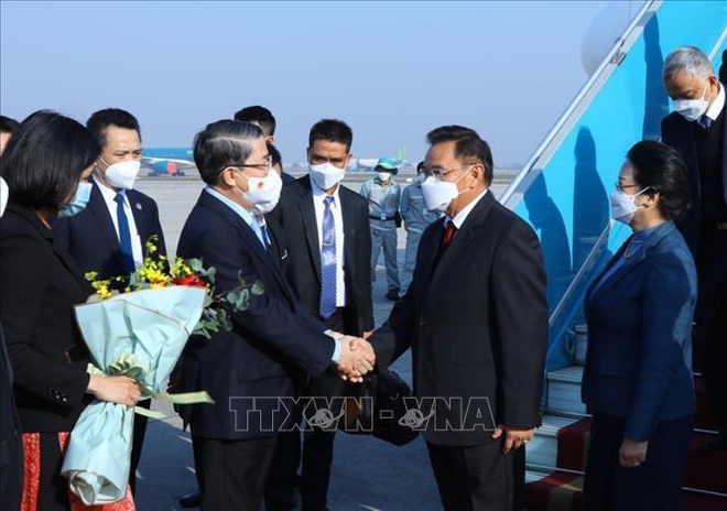 Le président de l’AN du Laos commence sa visite officielle au Vietnam