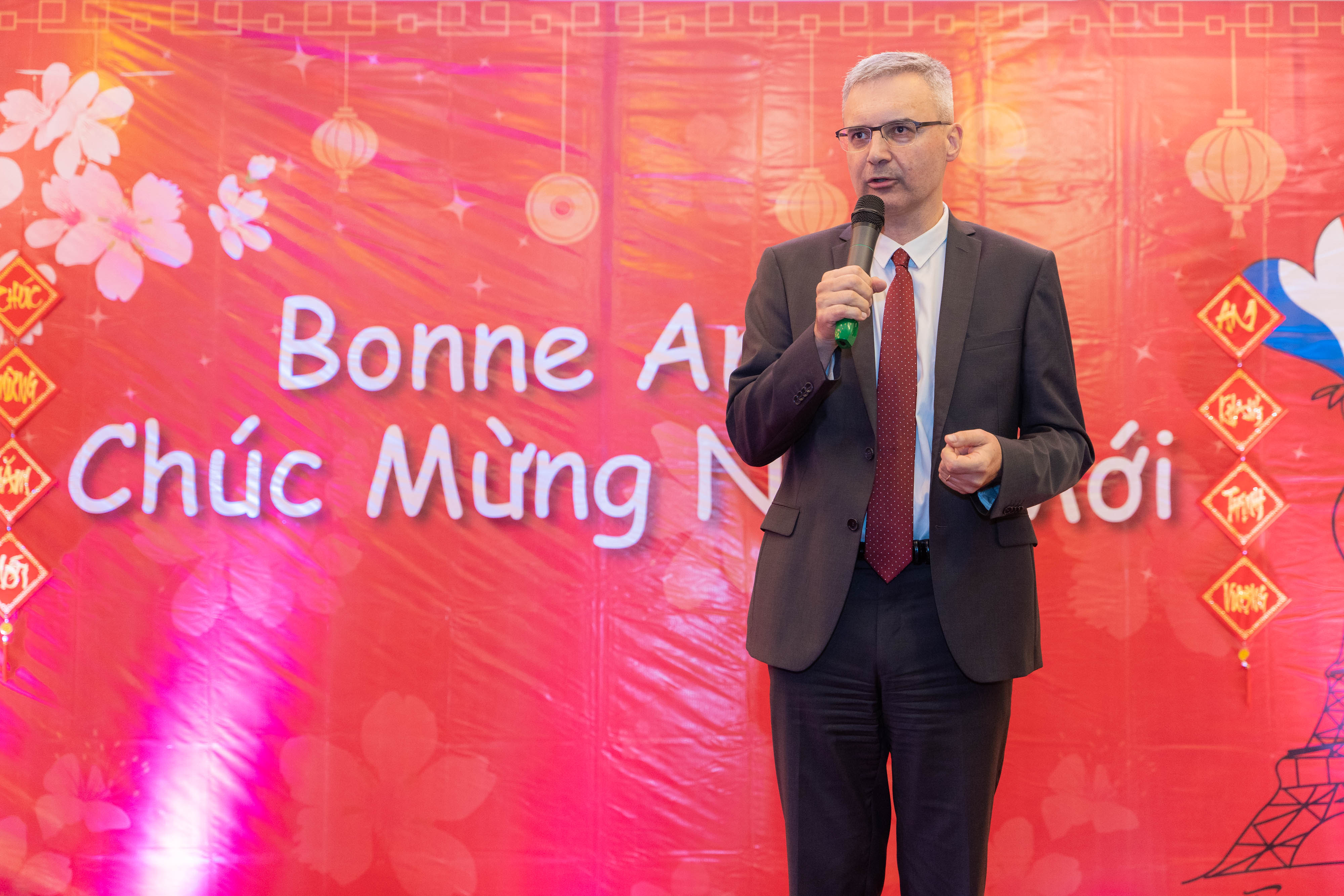 La France est aux côtés du Vietnam pour faire face ensemble aux défis