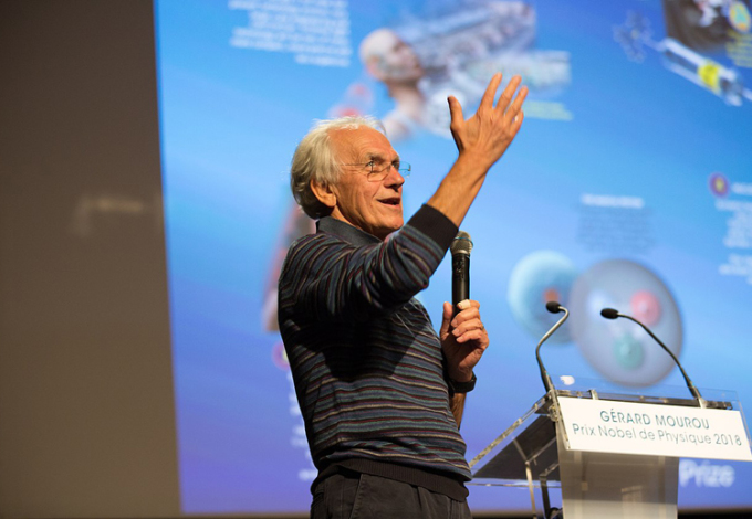Un physicien lauréat du prix Nobel bientôt au Vietnam