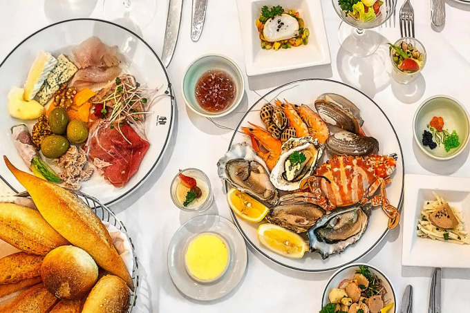 Le petit-déjeuner dans un hôtel vietnamien est parmi des meilleurs en Asie