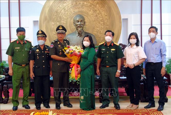 Le commandement de la Gendarmerie royale du Cambodge se rend à Soc Tang