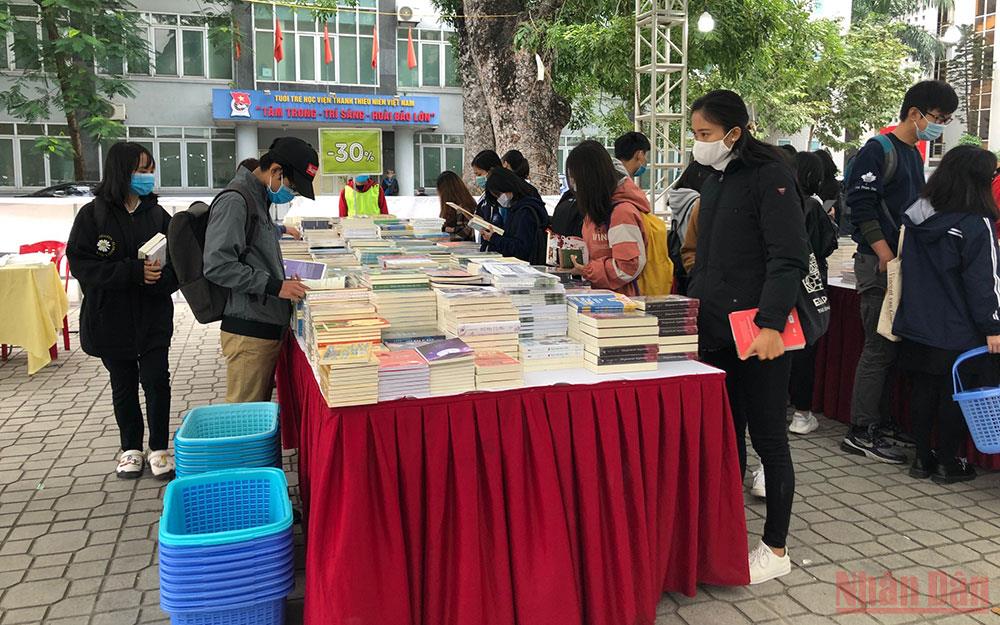 Concours de présentation de livres en ligne 2022