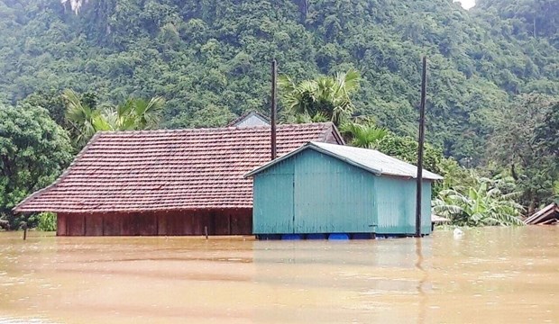 PNUD et WorldShare construisent davantage de maisons résistantes aux inondations à Quang Binh