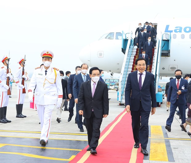 Le Premier ministre lao Phankham Viphavanh entame sa visite au Vietnam