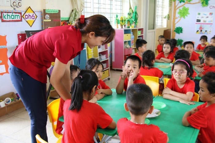 Hô Chi Minh-Ville le retour à l école des enfants d âge préscolaire prévue en février