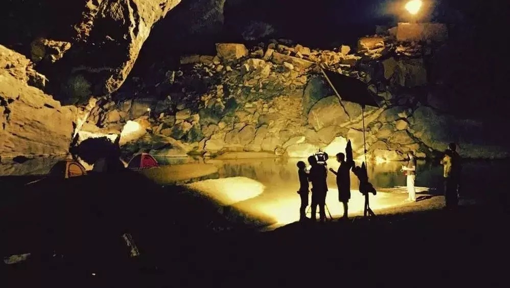 Une équipe de la BBC arrive à Son Doong pour filmer la plus grande grotte du monde