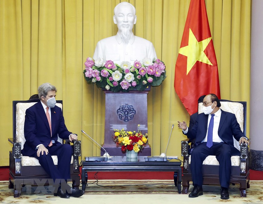 Le président Nguyen Xuan Phuc reçoit l envoyé spécial du président américain pour le climat