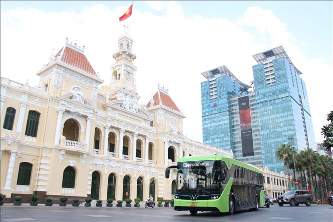 Ho Chi Minh-Ville compte piloter cinq lignes de bus électriques au premier trimestre