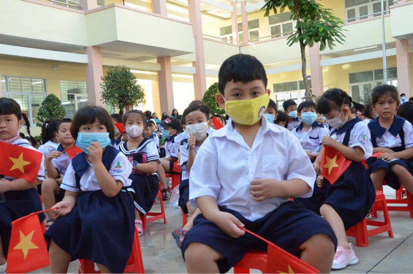 Vaccination contre le COVID-19 pour une élève à Ho Chi Minh-Ville