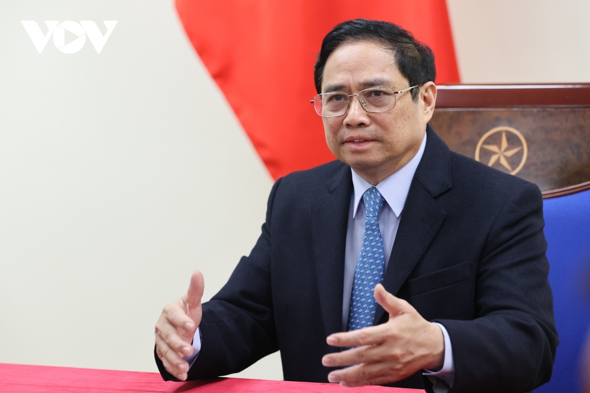 Le Premier ministre vietnamien discute business avec le directeur général d’Adidas