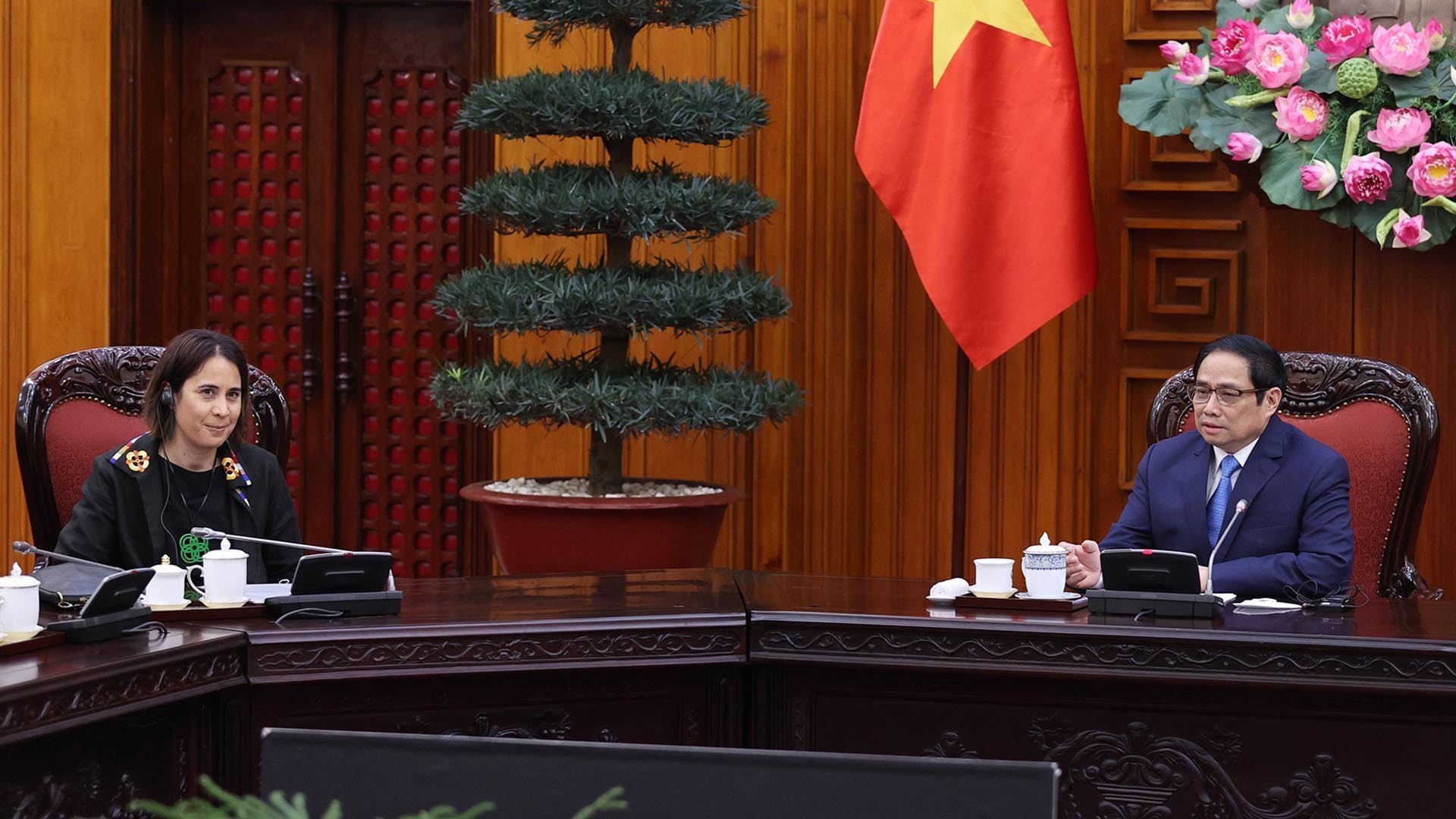Le Premier ministre Pham Minh Chinh reçoit l’ambassadrice néo-zélandaise au Vietnam
