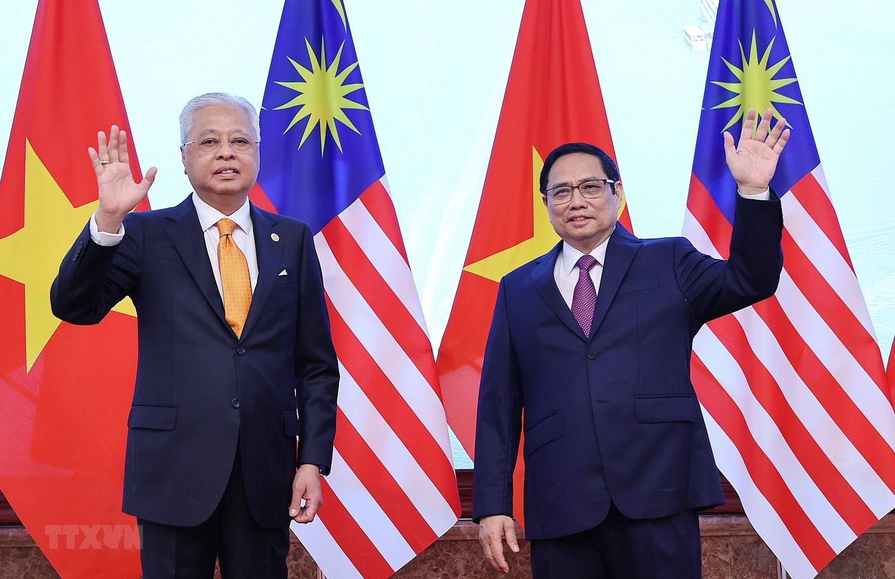 Le Premier ministre malaisien termine sa visite officielle au Vietnam