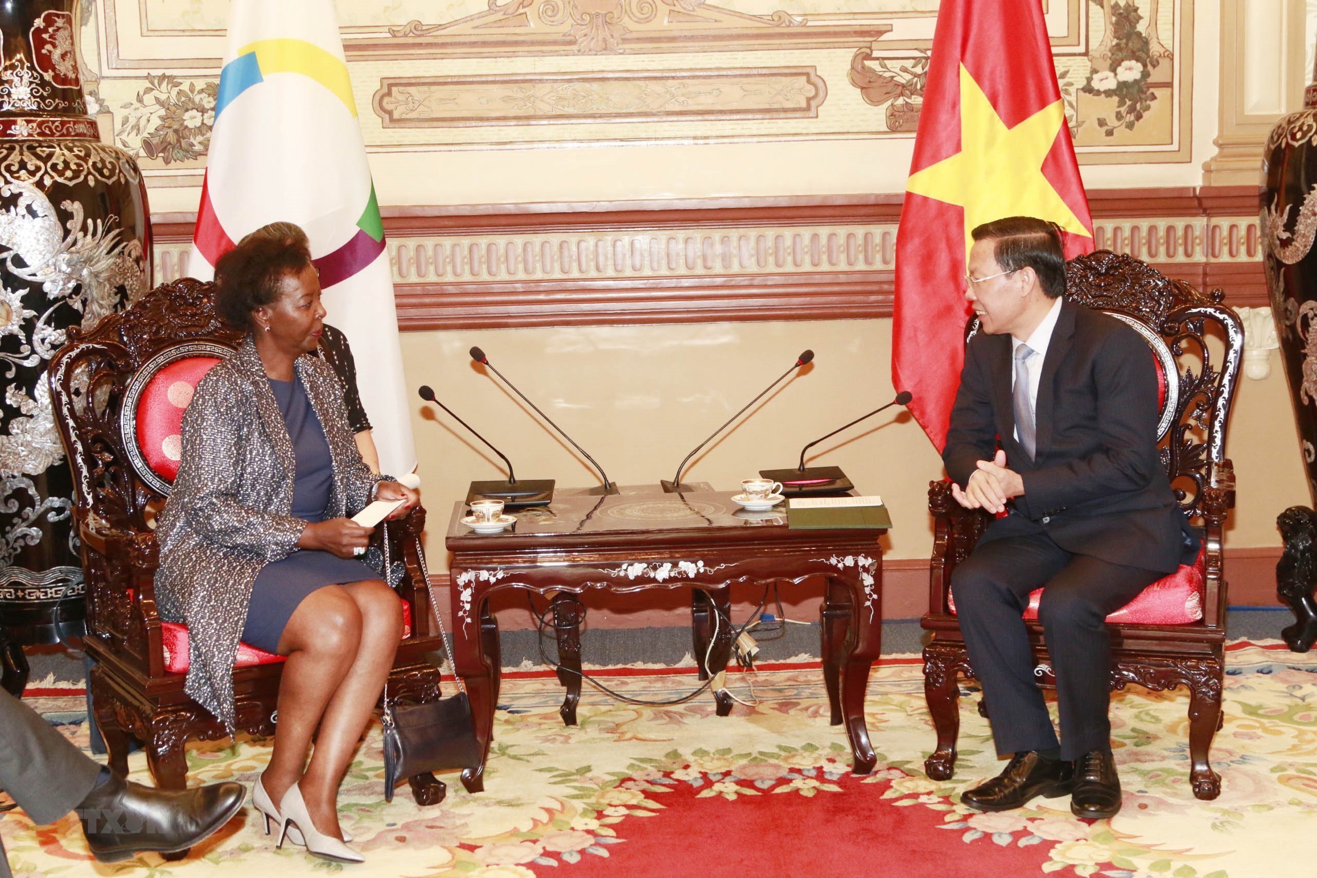 Le président du Comité populaire d Hô Chi Minh-Ville reçoit la secrétaire générale de l’OIF