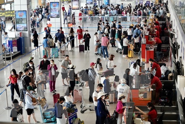 Le nombre record de passagers attendu à des aéroports de Noi Bai et Tan Son Nhat