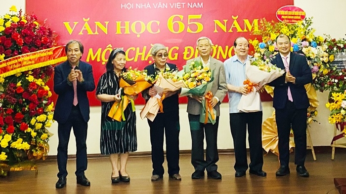 65 ans d histoire de l Association des écrivains du Vietnam