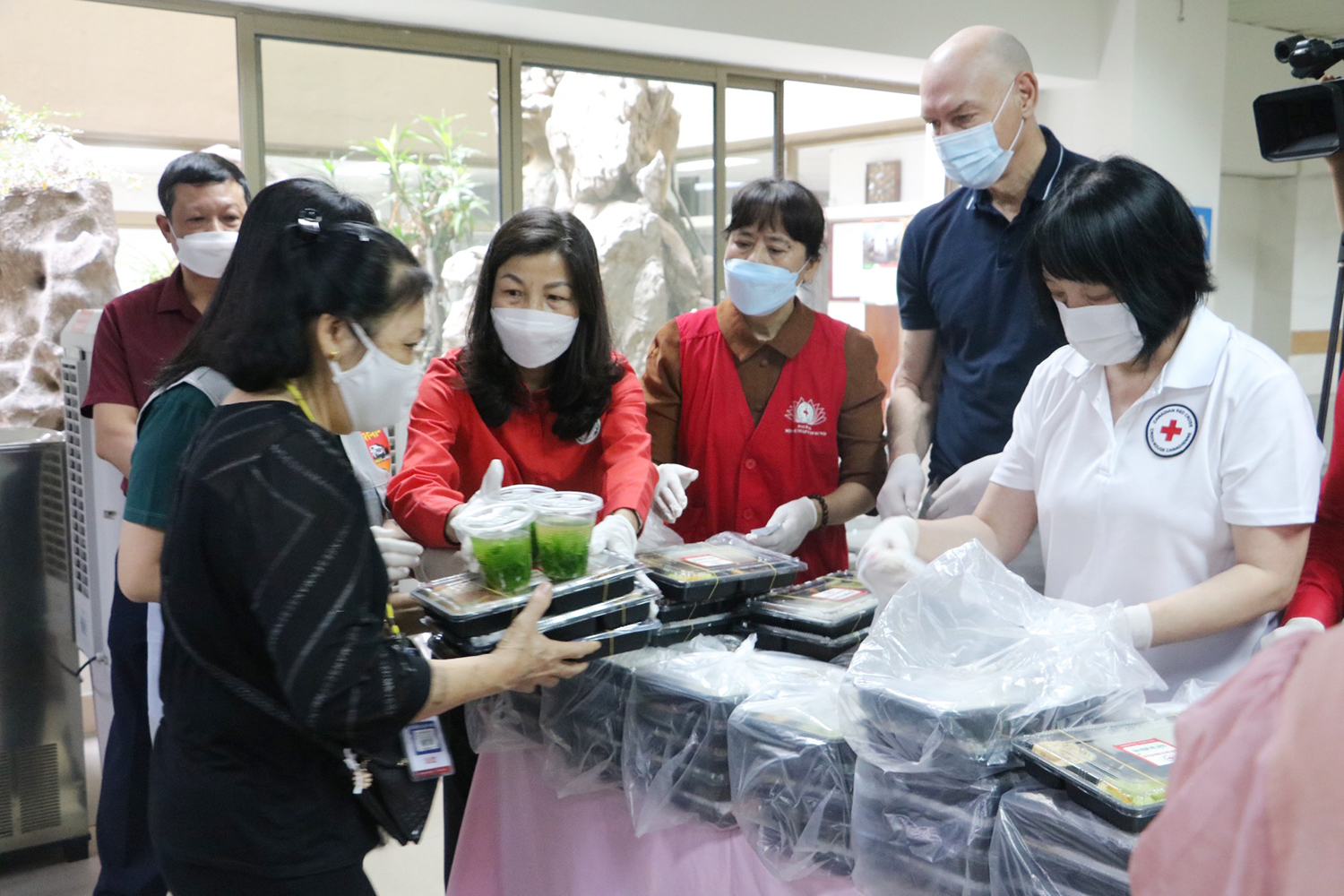 Les Croix-Rouges vietnamienne et canadienne coopèrent dans des activités humanitaires