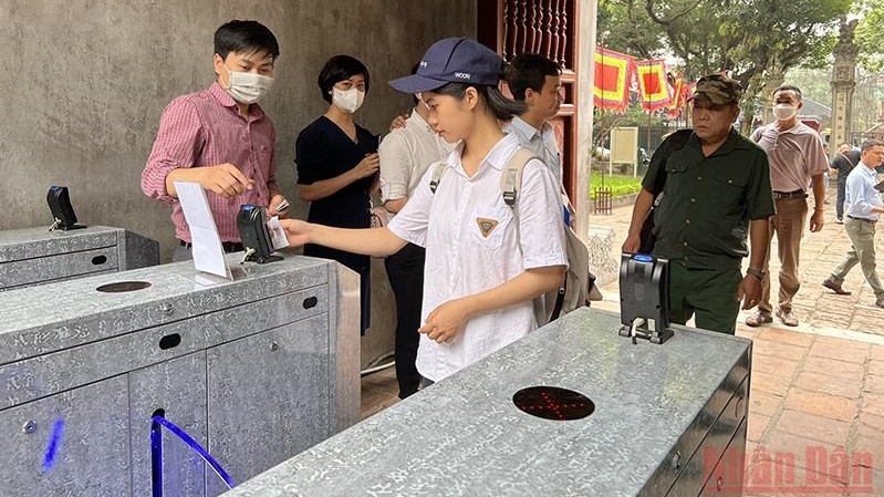 Lancement d un système de billetterie électronique au Temple de la Littérature